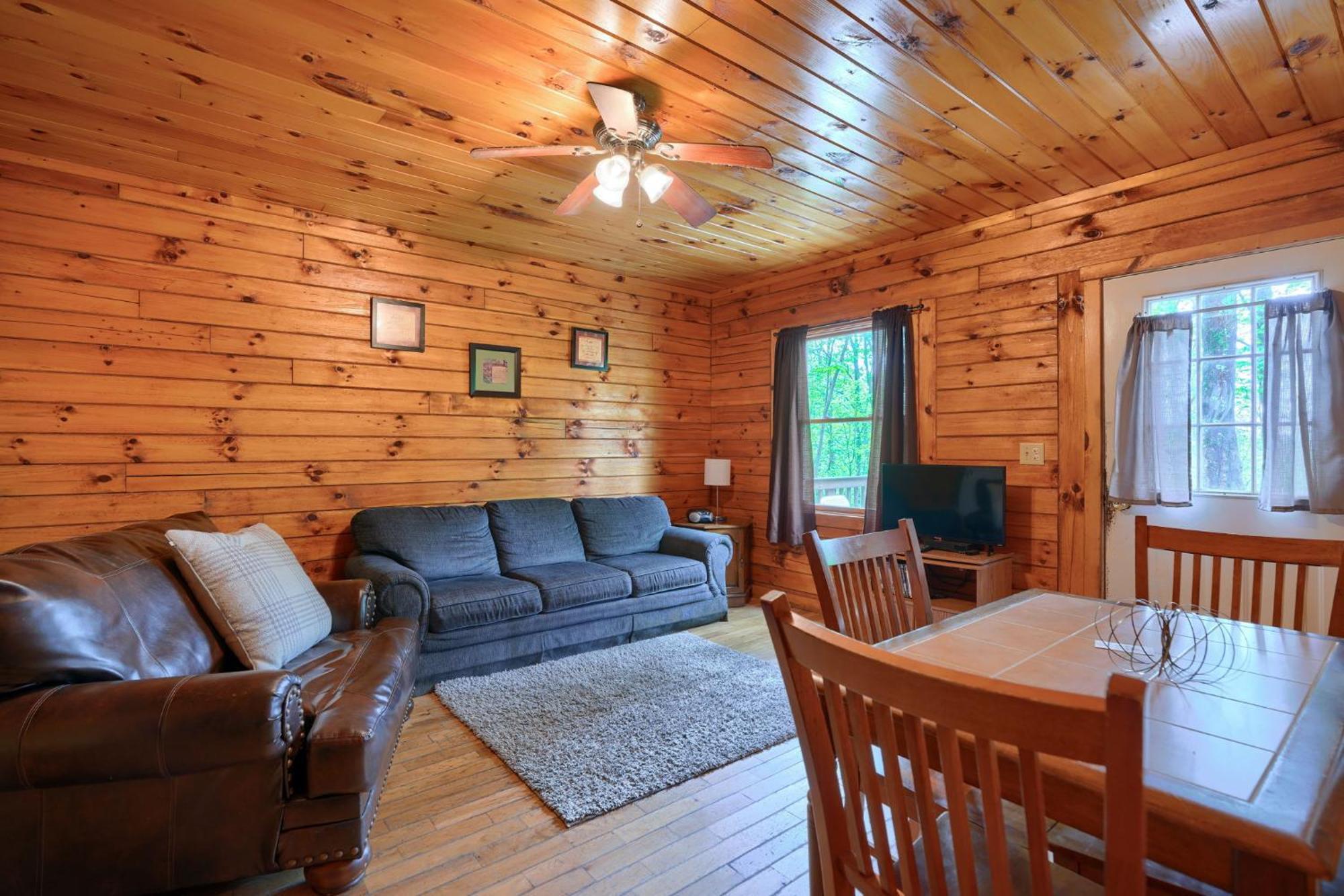 Blue Rose Cabins - Pine Ridge Cabin Лоґан Екстер'єр фото